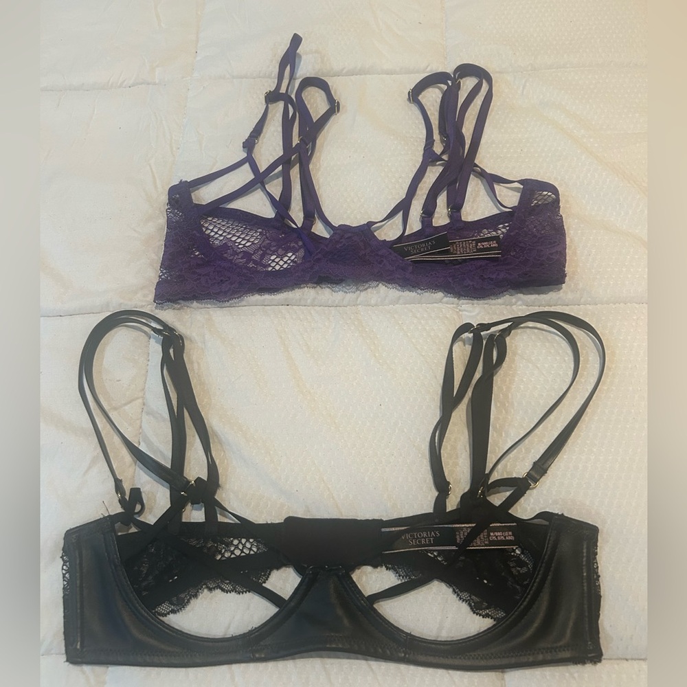 Pair of VS Open Bras- New.